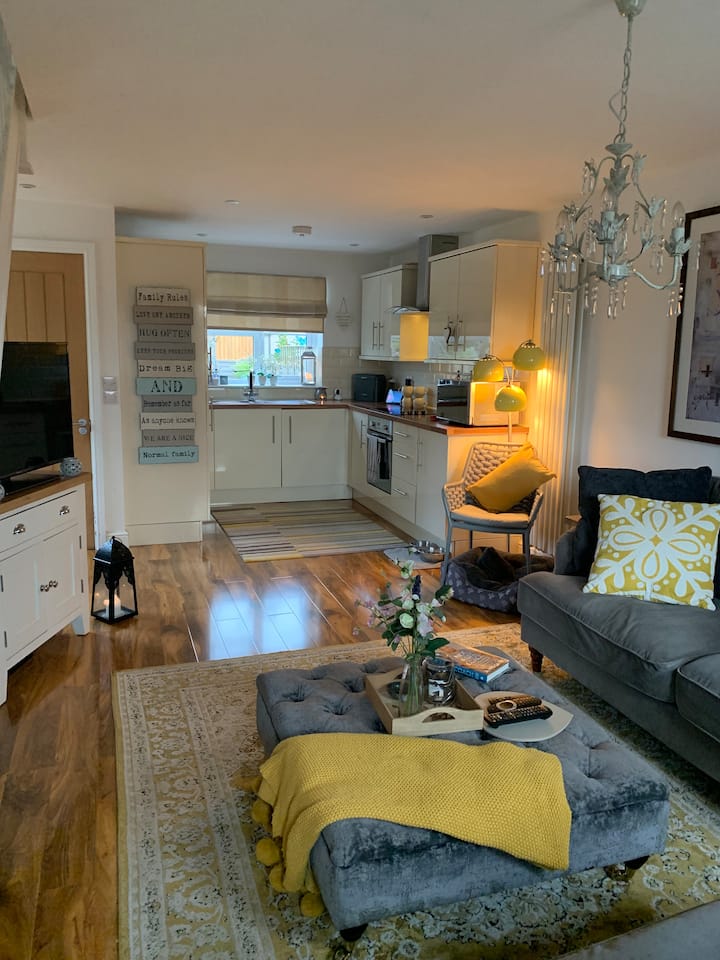 Cute Country Cottage - Woodbridge
