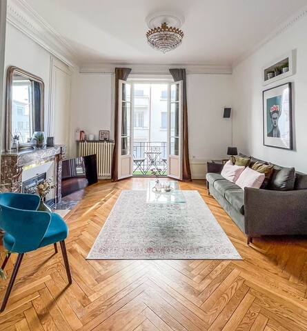 Superbe 85m2 center of Brotteaux with balcony !