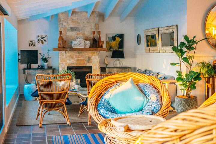 “Boomerang House” – private beach access gallery image 5