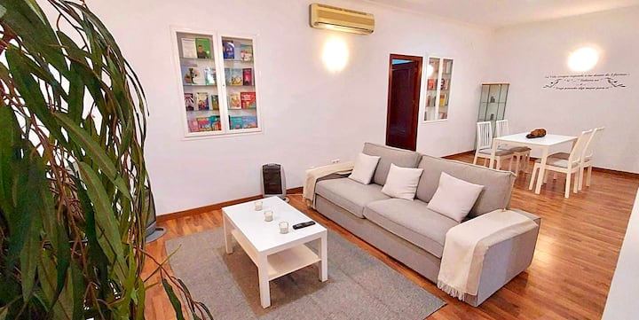 Villa Ahumor Entire Apartment, 20 M Sevilla - 6pax - Utrera