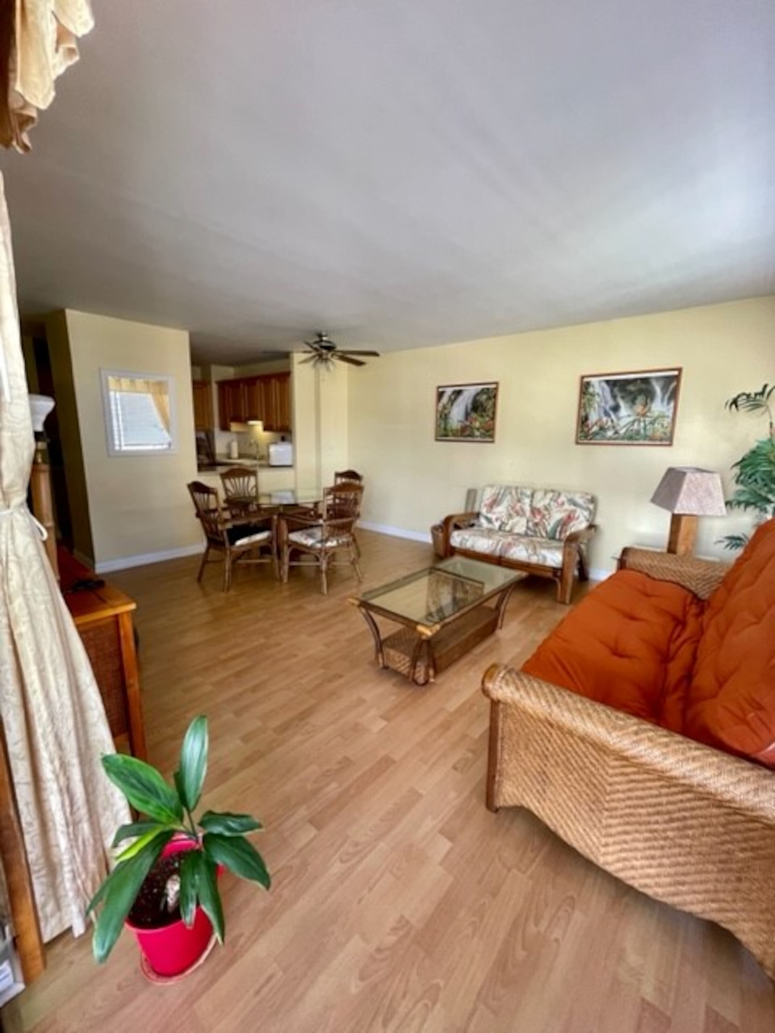 Condo in Honolulu · ★4.7 · 2 bedrooms · 2 beds · 2 private baths - Image 2