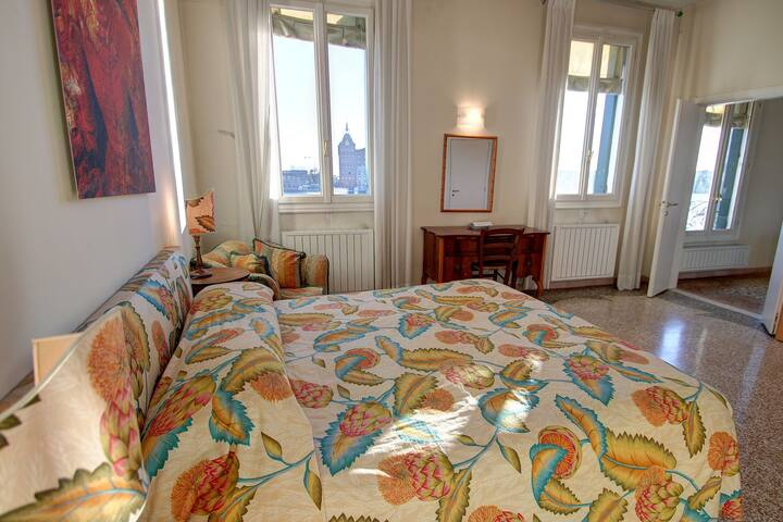 PATRIZIO~panoramic~canal~view gallery image 4