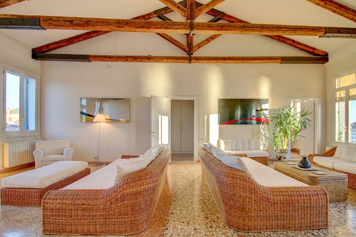 PATRIZIO~panoramic~canal~view gallery image 5