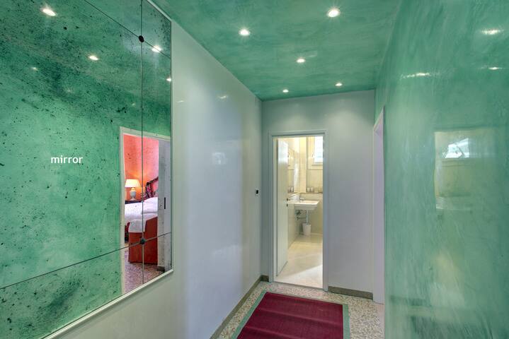 BAROCCO~Veneziano gallery image 5