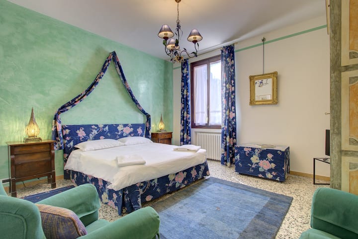 bedroom #1