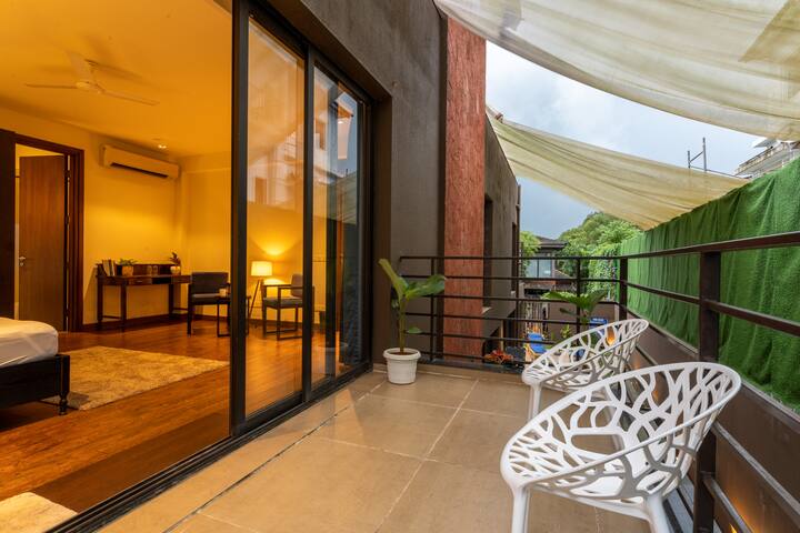 Balcony 04