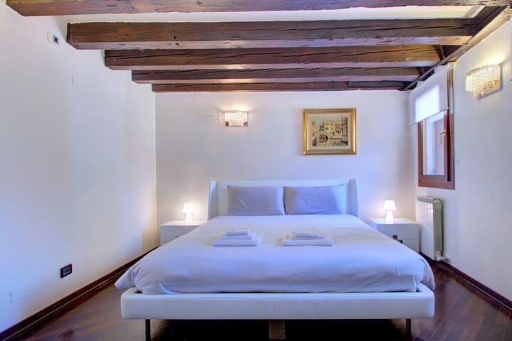 Marcopolo Private~Terrace gallery image 3