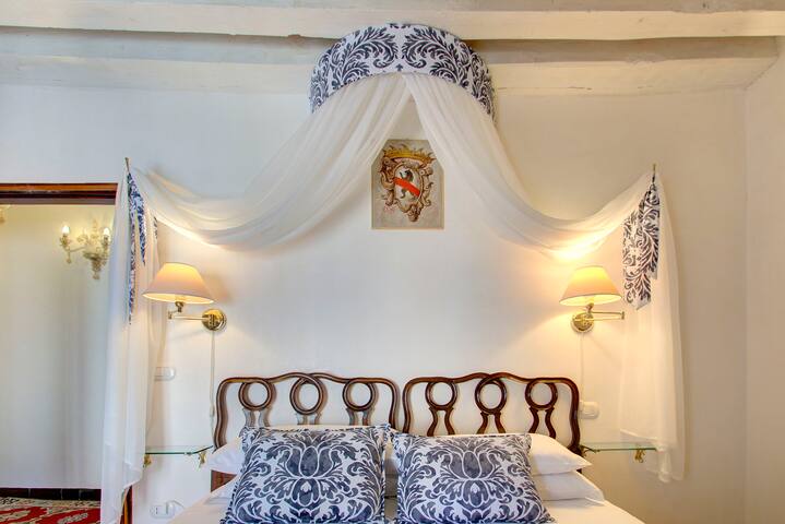 MARCO Canal~views gallery image 3