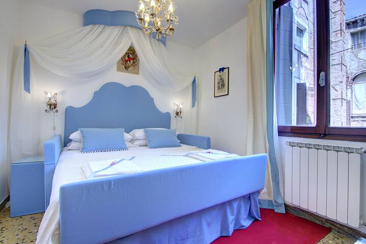 MARCO Canal~views gallery image 5