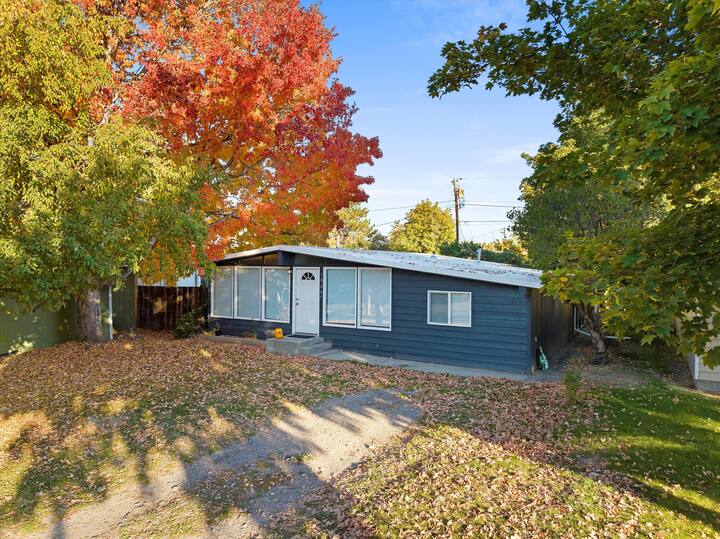 Sunbeam Cottage Houses for Rent in Missoula, Montana, United States