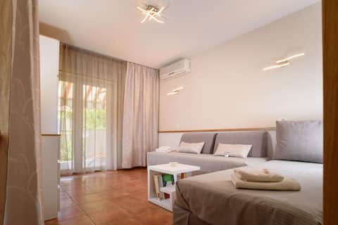 Popular Airbnb listing: Alba Apartments - Anna's Cove in Grad Rovinj