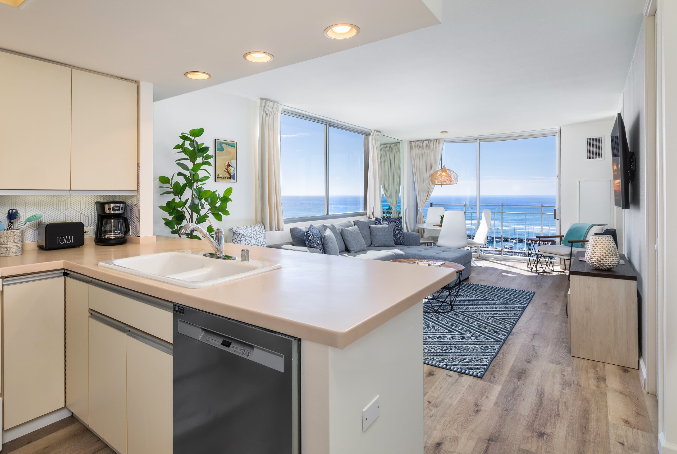 Ilikai Collection # 12. Corner Oceanfront condo ! - Image 5