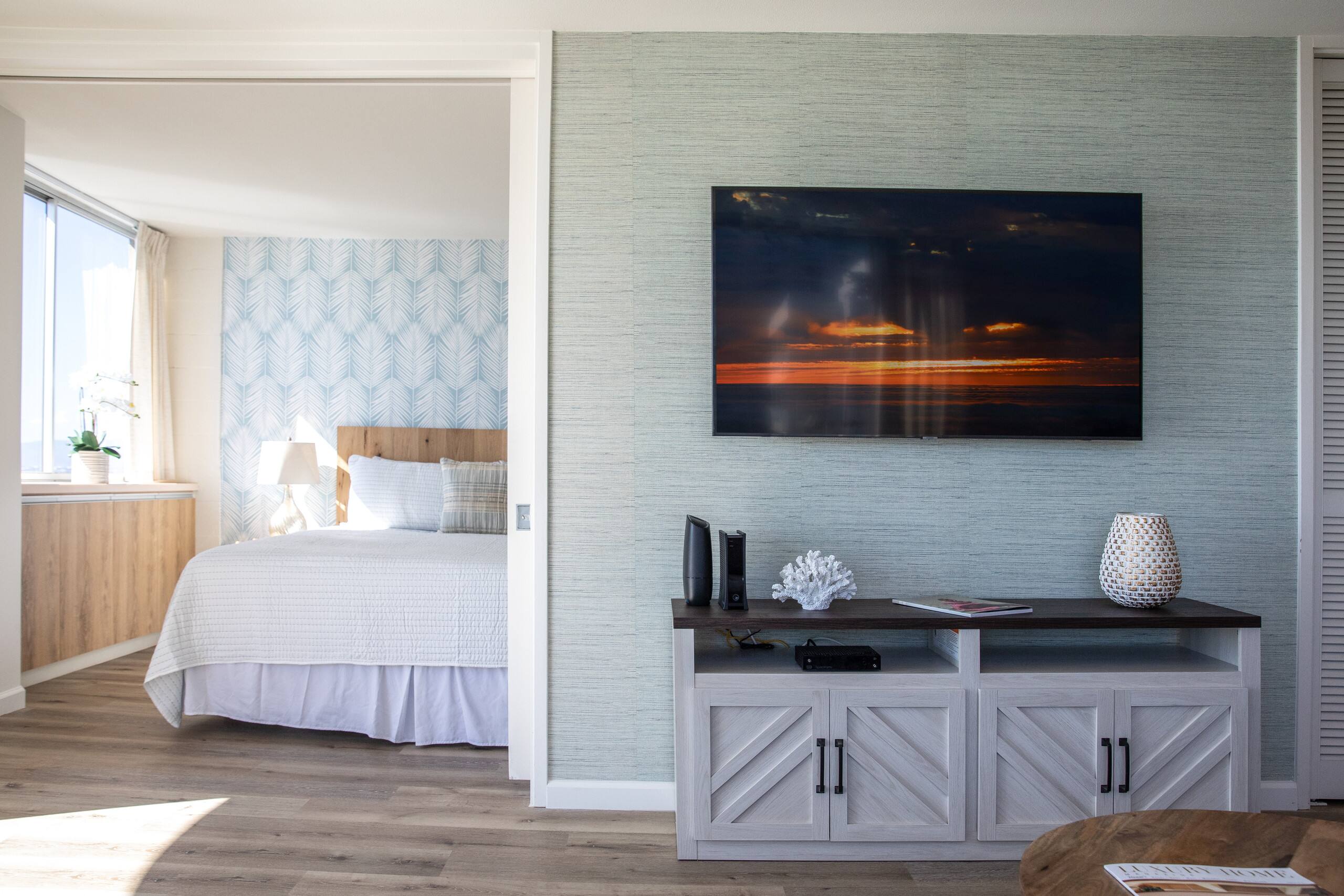 Ilikai Collection # 12. Corner Oceanfront condo ! - Image 13