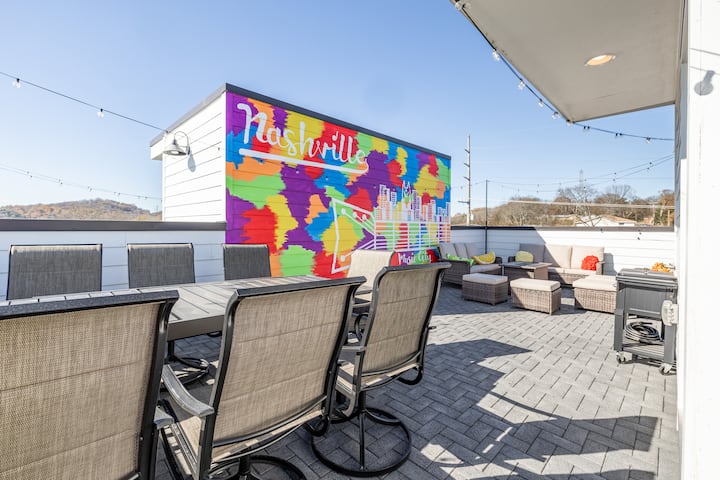 Rooftop Patio! Fire Pit, Tv, Mural + Skyline View! - Nashville