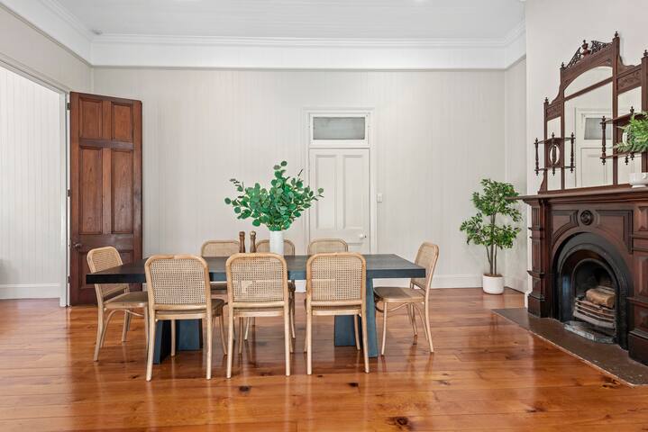 Stunning Executive Home near James Street w/ Pool gallery image 2