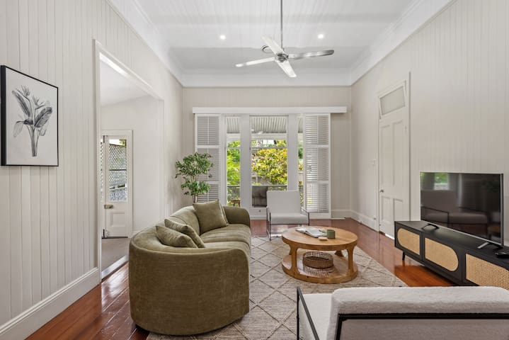 Stunning Executive Home near James Street w/ Pool