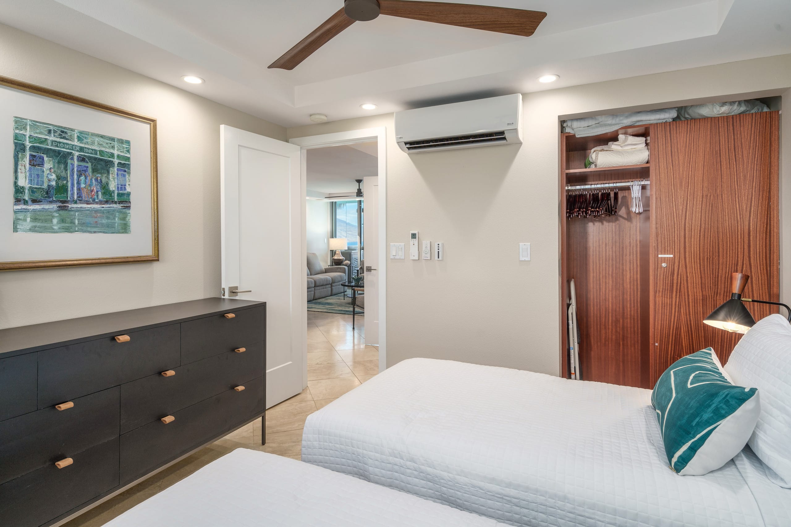 Top Floor-Stunning Ocean Views - Image 21