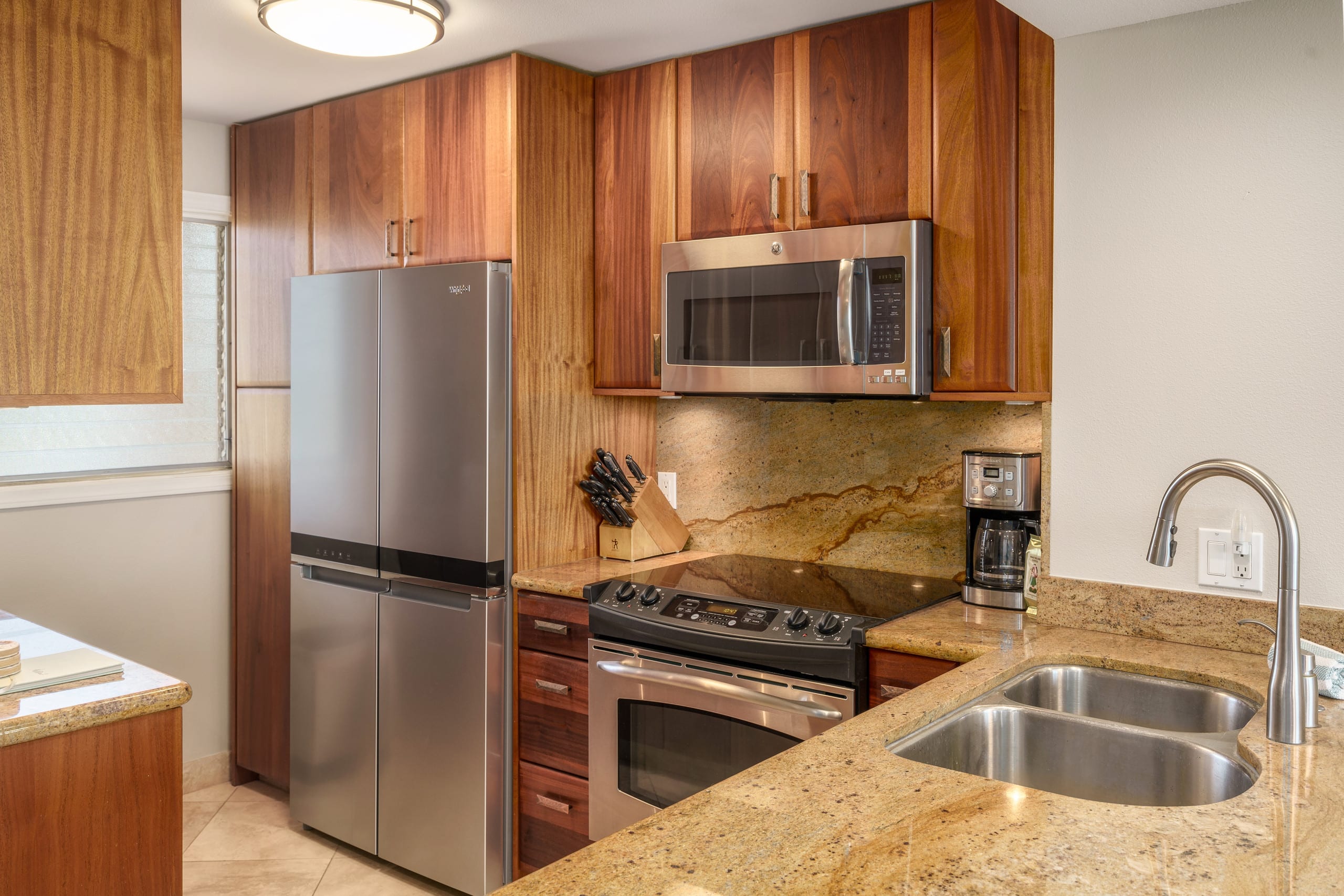 Top Floor-Stunning Ocean Views - Image 19