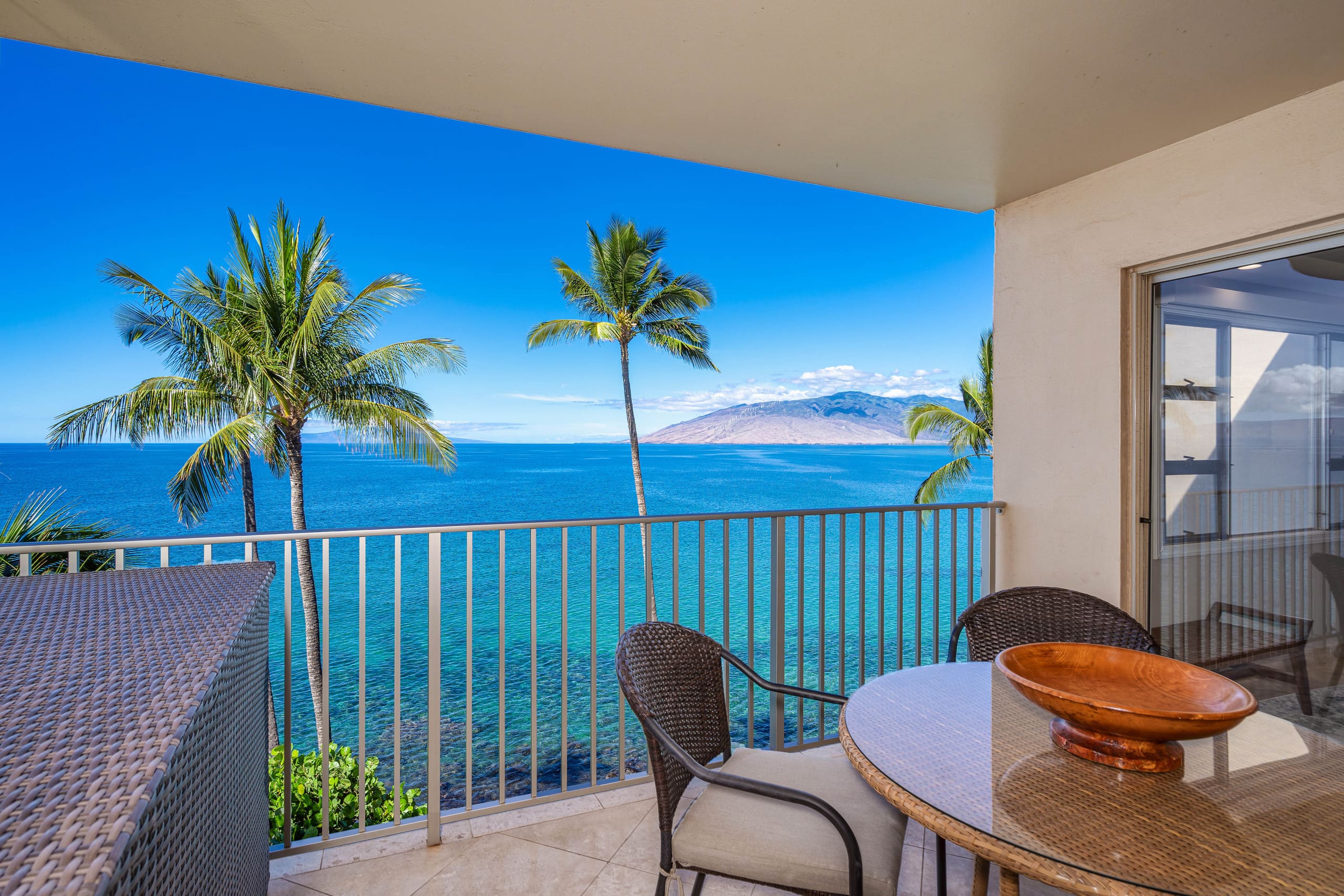 Top Floor-Stunning Ocean Views - Image 12
