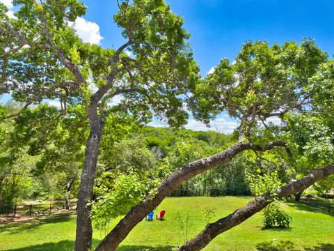 Oasis by the Lake, a Modern Retreat in Lakeway