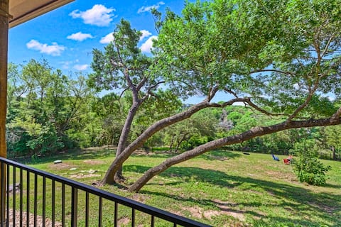 Oasis by the Lake, a Modern Retreat in Lakeway