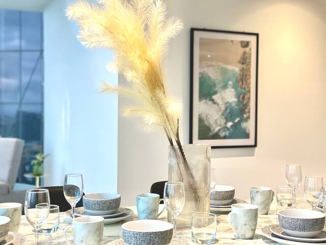 Sky high 3B2B @CBD with pool and sauna gallery image 3