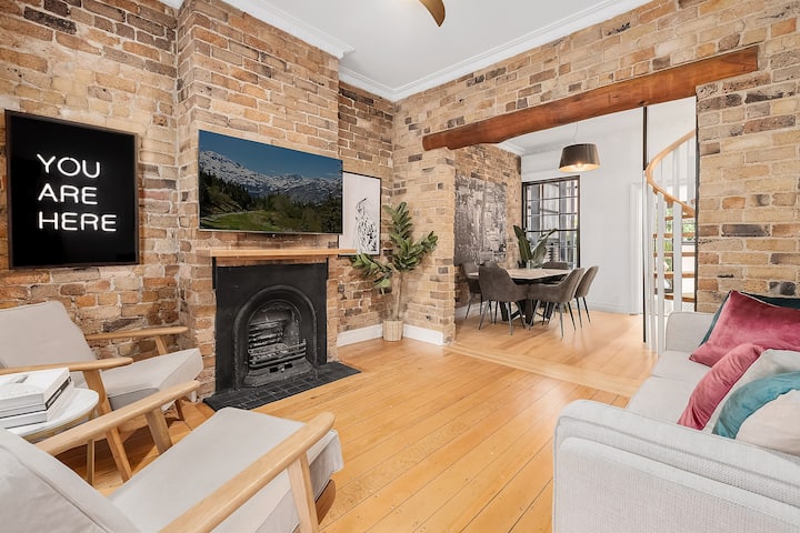 2 mins -> Darling Harbour! Rare 2BR House Ultimo.