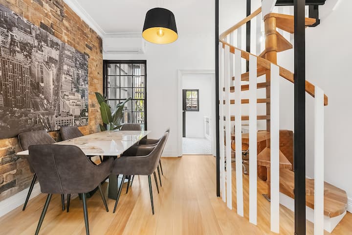 2 mins -> Darling Harbour! Rare 2BR House Ultimo.