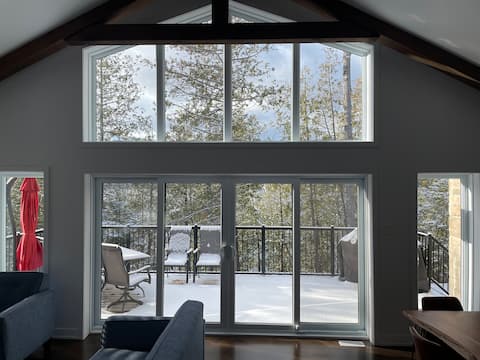 Top Airbnb: Water Front Lake house / Cottage in Val Des Monts