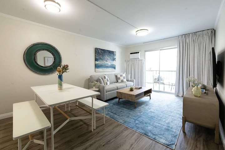 2B/2B Free Parking/Remodeled