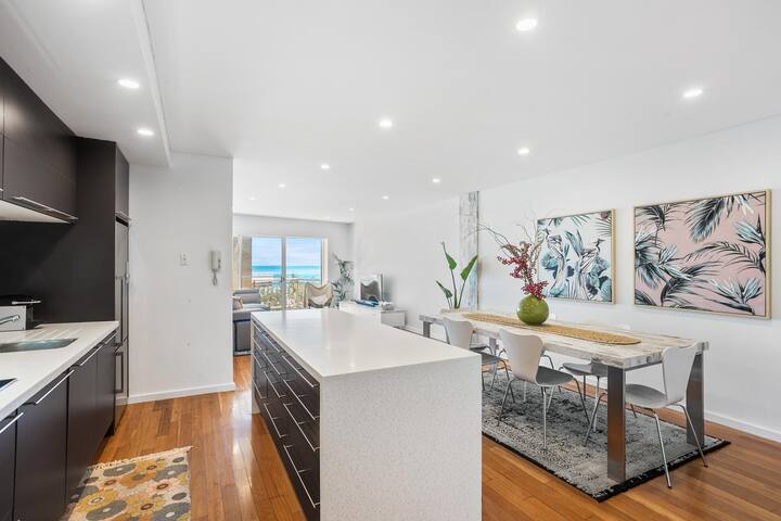 Apartment M401 – coastal style and luxury awaits! gallery image 3