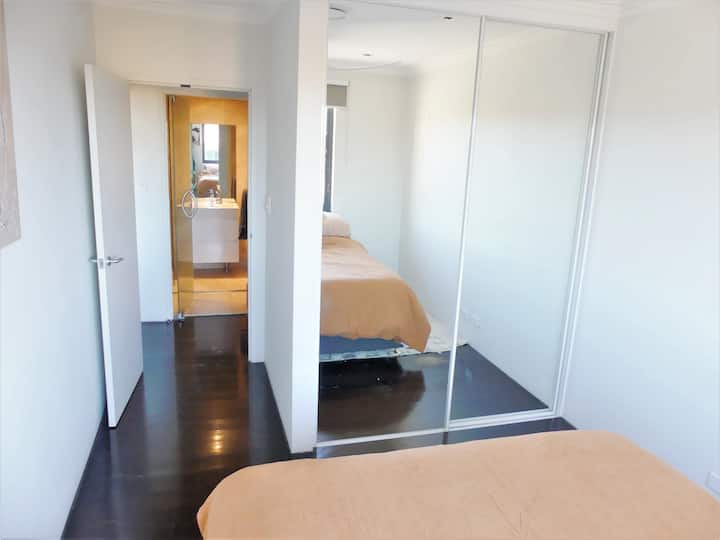 საძინებელი 1