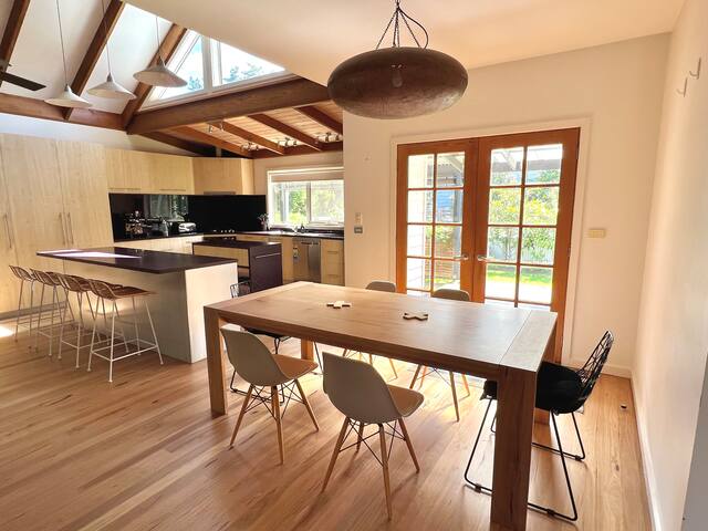 Spacious home for grand getaways gallery image 2