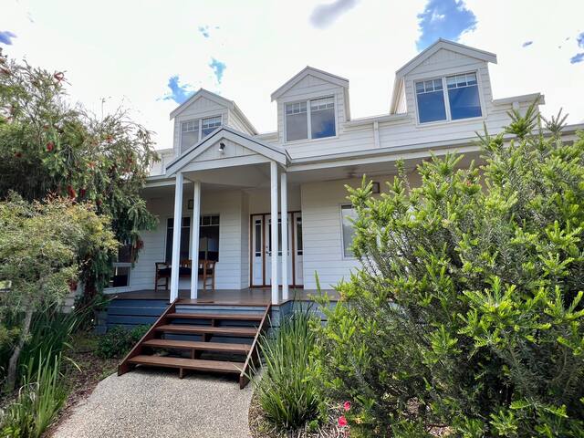 Spacious home for grand getaways gallery image 5