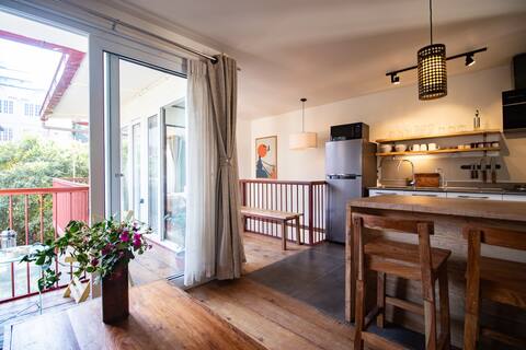 Nakabahil Duplex- heart of old PATAN- garden view
