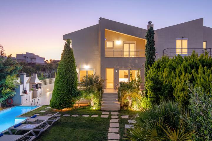 Luxury Villa Alba by Estia gallery image 2