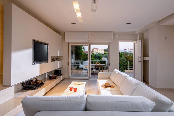 Luxury Villa Alba by Estia gallery image 3