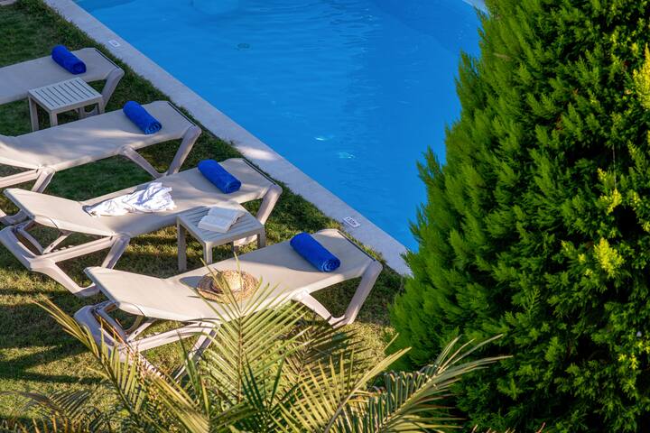 Luxury Villa Alba by Estia gallery image 4