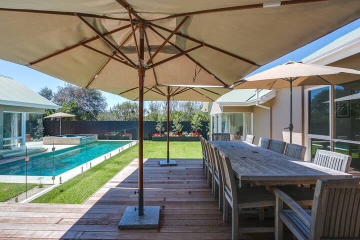 *Royadie Resort*- Pool, Spa, Tennis, 500m to beach gallery image 3