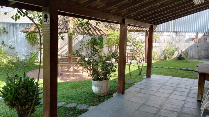 Linda Casa  - Piscina E Jardim. - Guarujá