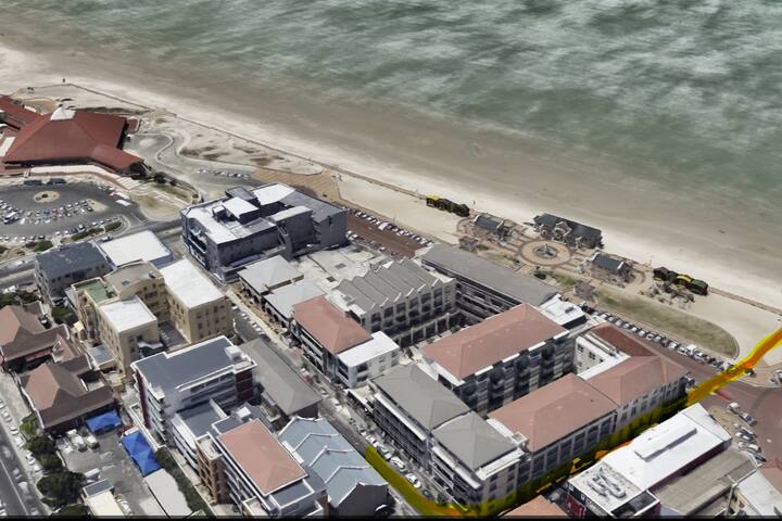 Trendy Beachfront Villa in Muizenberg gallery image 3
