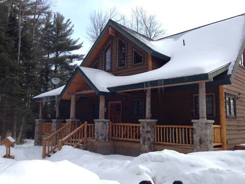 Amazing house on private lake