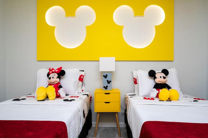 Mickey And Villains - Florida