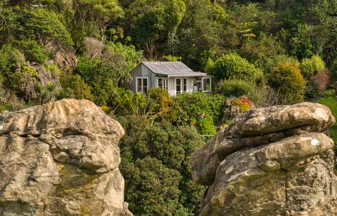 Romantic Remote Chalet & Sleep-out
