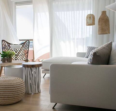 Beautiful oceanfront views: a dream penthouse.