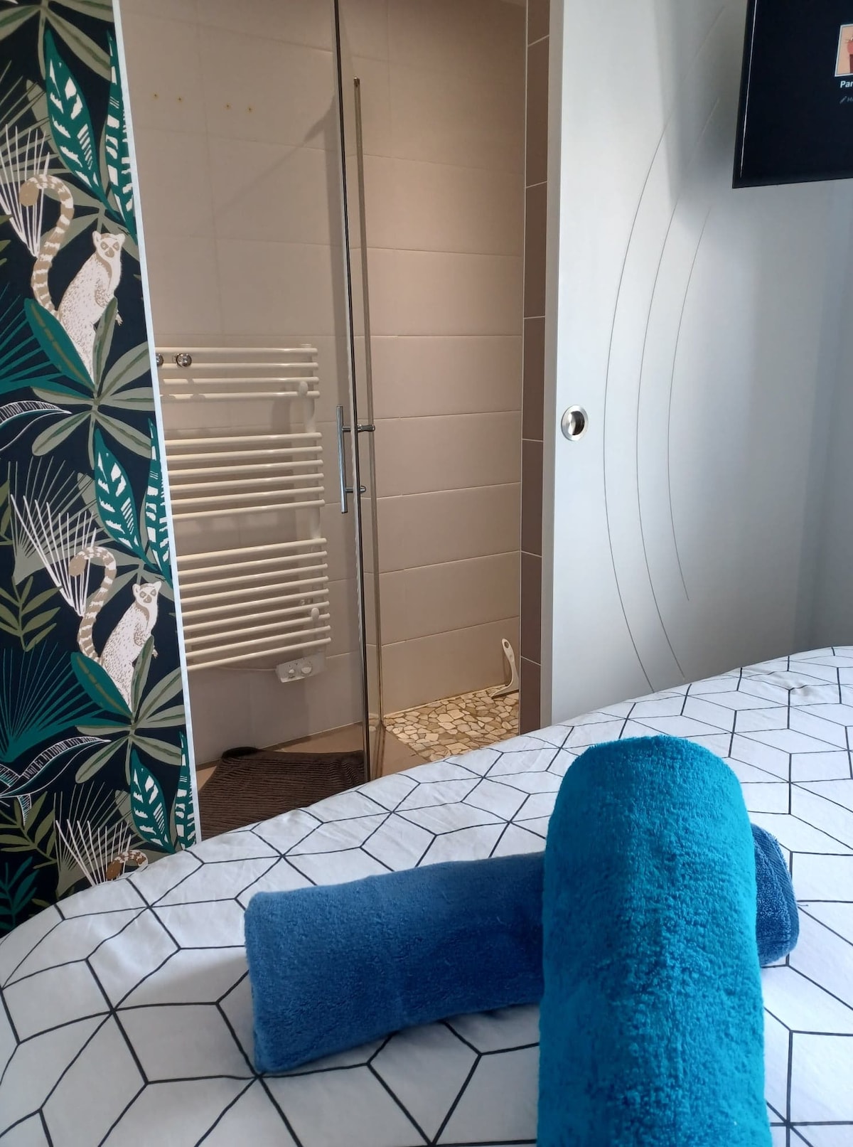 مناشف الحمام المقدمة ومنتج الاستحمام 