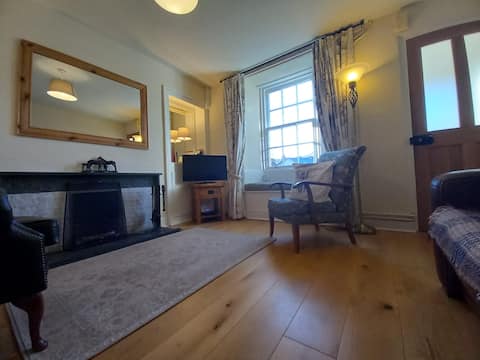 Successful Airbnb property: Daffodil Cottage *7 night discount* in Lakes
