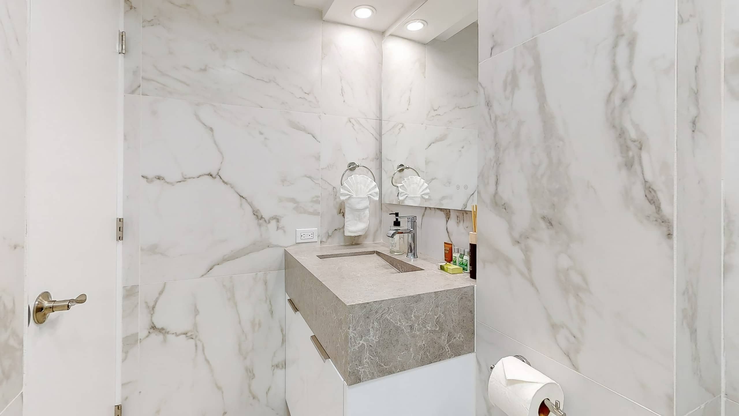 Hotel in Honolulu · ★4.81 · 1 bedroom · 1 bed · 1 private bath - Image 14