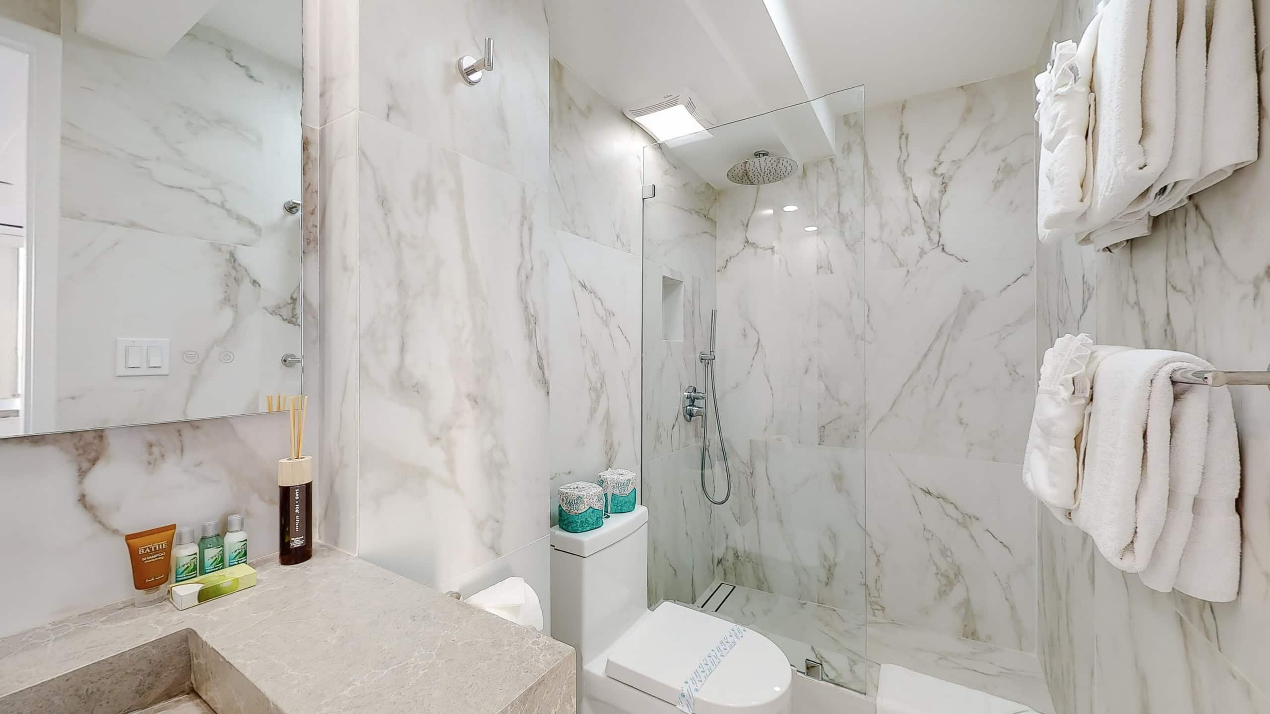 Hotel in Honolulu · ★4.81 · 1 bedroom · 1 bed · 1 private bath - Image 12