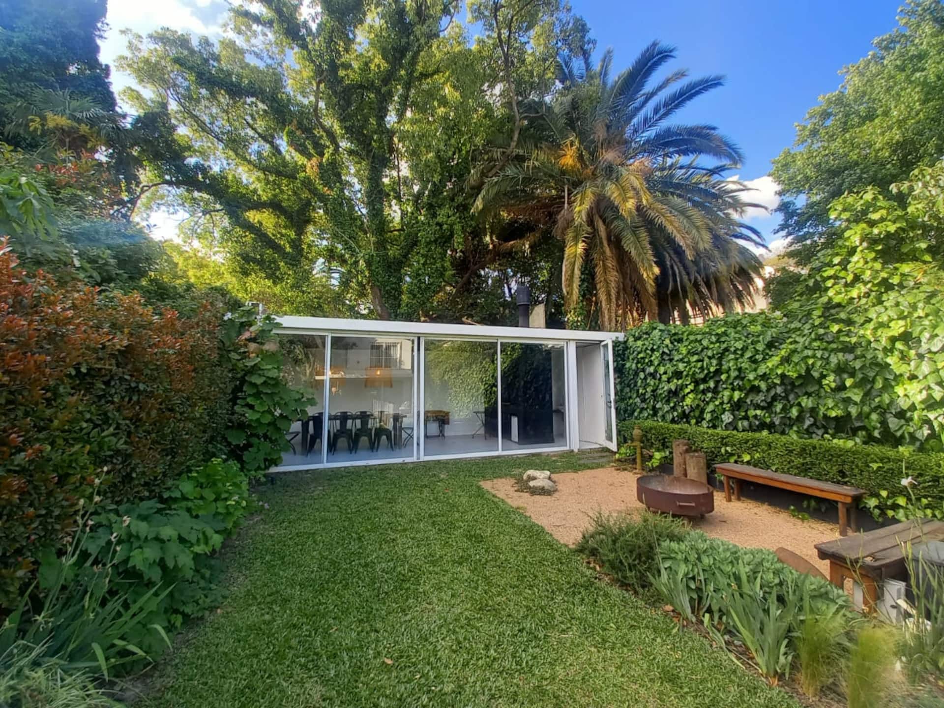 Casa con piscina en Martínez